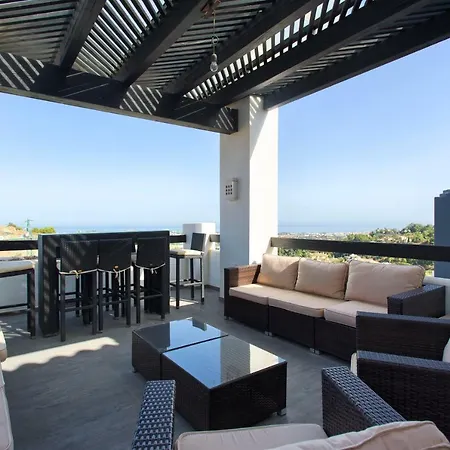 Penthouse In Valley Heights *