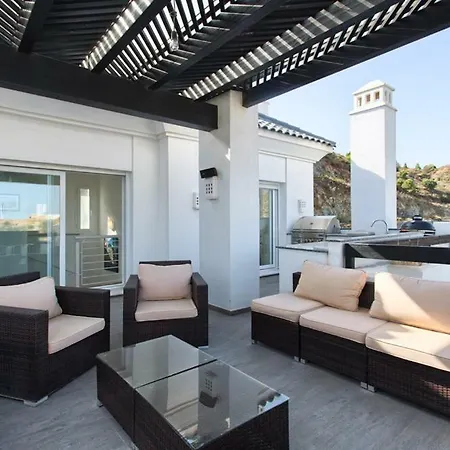 Penthouse In Valley Heights *
