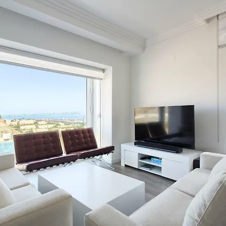 Penthouse In Valley Heights *
