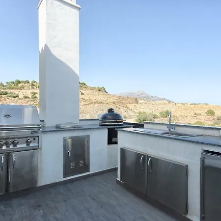 Penthouse In Valley Heights